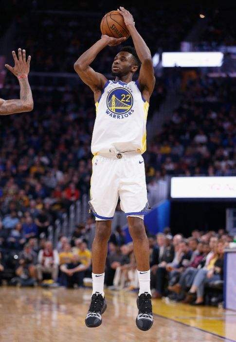  猛龙西亚卡姆最后时刻隔扣字母哥  